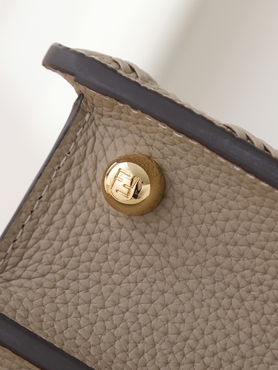 フェンディバッグ角部分ディテール